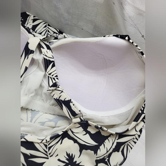 Lands' End Women's Plus Size 2 Piece Black White Floral Swimsuit Size 2x 20W-22W - Picture 7 of 12